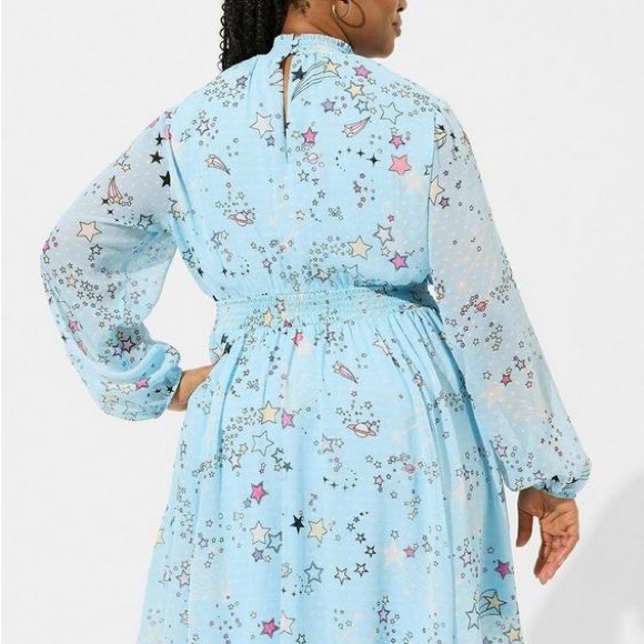 🚨New TORRID Mini Clipdot Blouson Sleeve Mock Neck Skater Dress Size 0 (L/12) - Picture 4 of 5